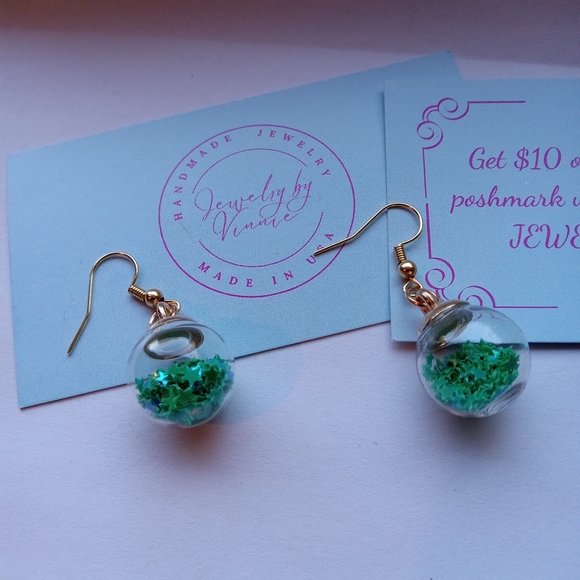 Hand Crafted Green and Gold Earrings - Picture 4 of 6